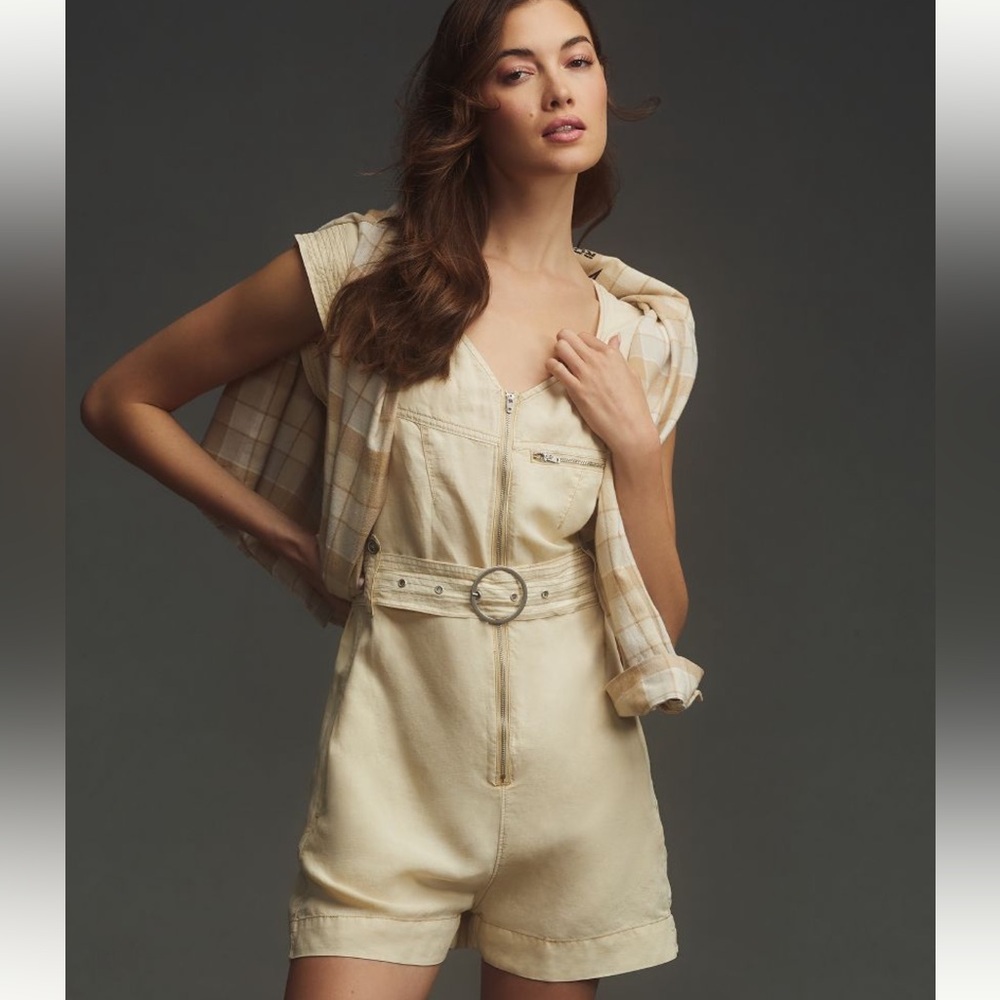 New Anthropologie PILCRO Pilcro Belted V-Neck Romper Size small